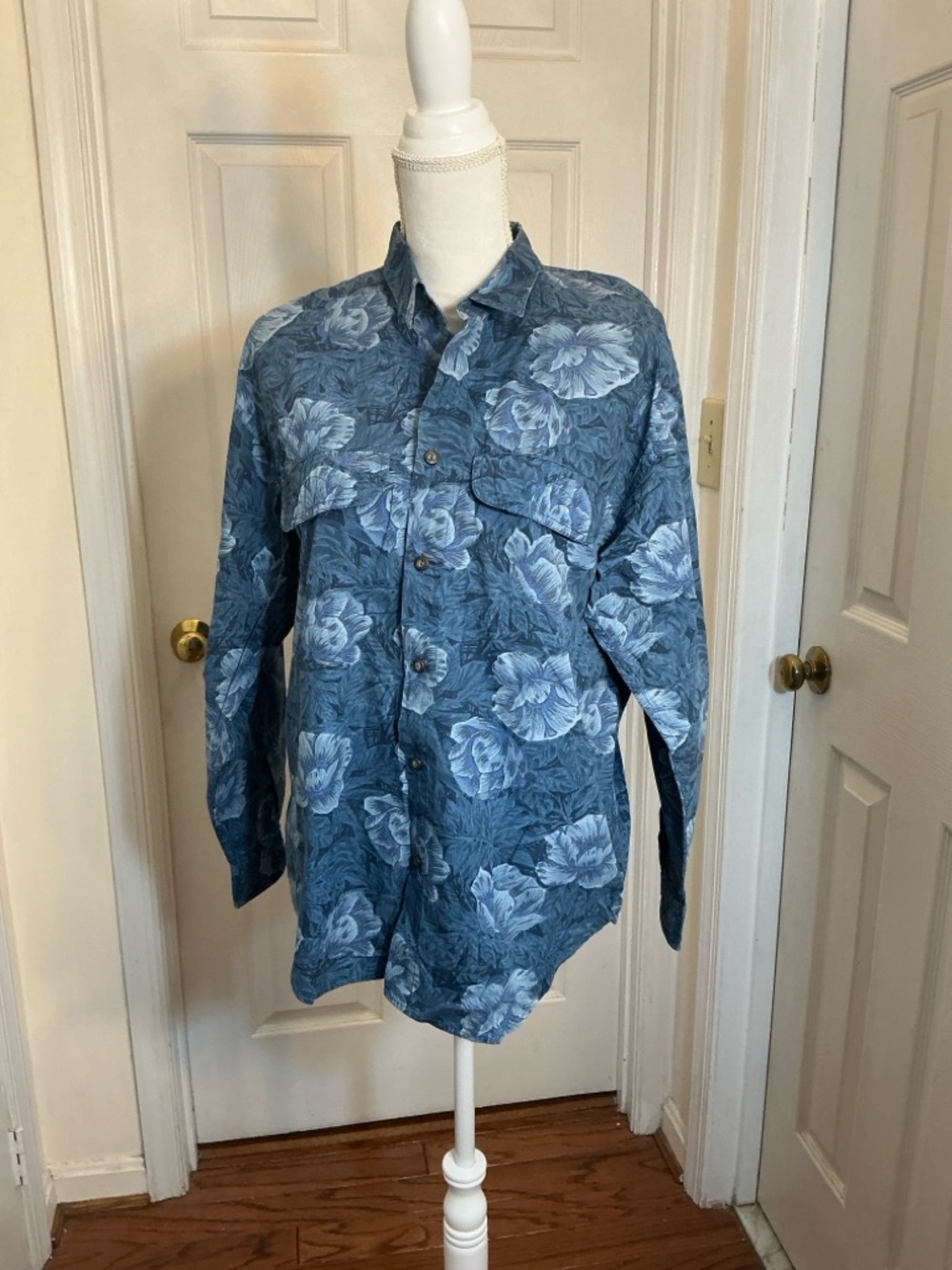 Lizwear Liz Claiborne Blue Floral Button Shirt Womens M Cotton Top